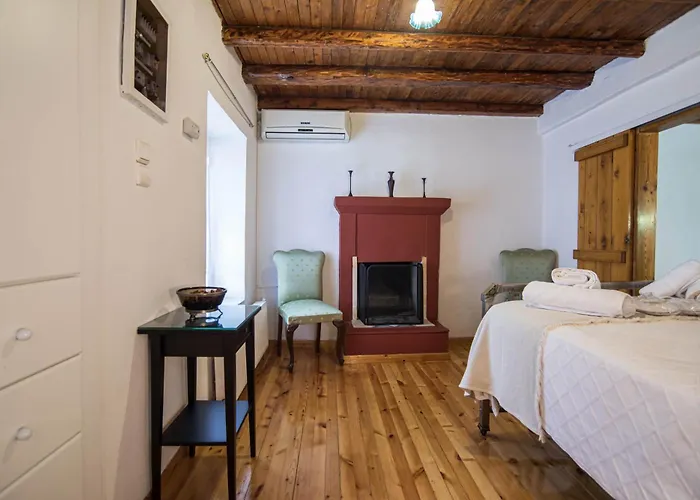 Elia Chrisso Pensión